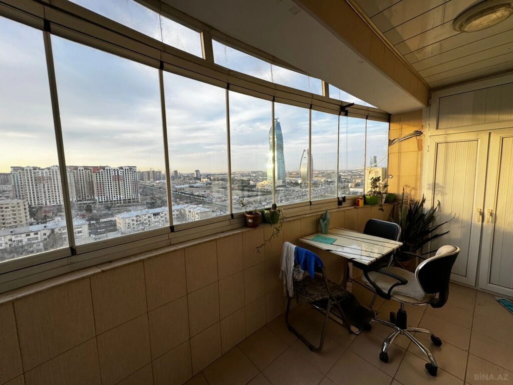 Kirayə verilir 3 otaqlı mənzil 135 m²