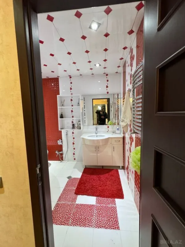 Kirayə verilir 3 otaqlı mənzil 135 m²