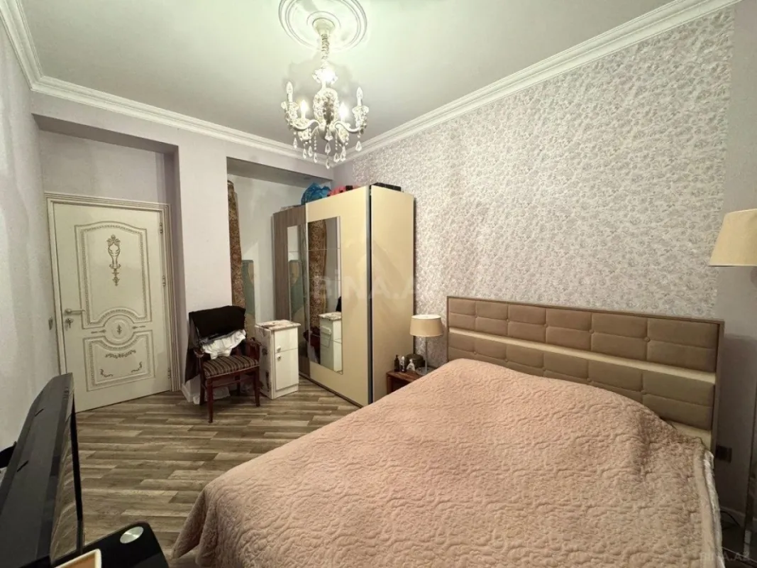 Satılır 3 otaqlı mənzil 115 m²