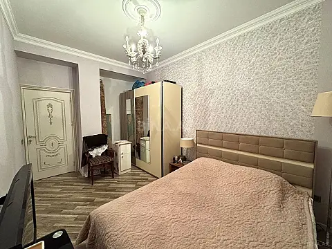 Satılır 3 otaqlı mənzil 115 m²