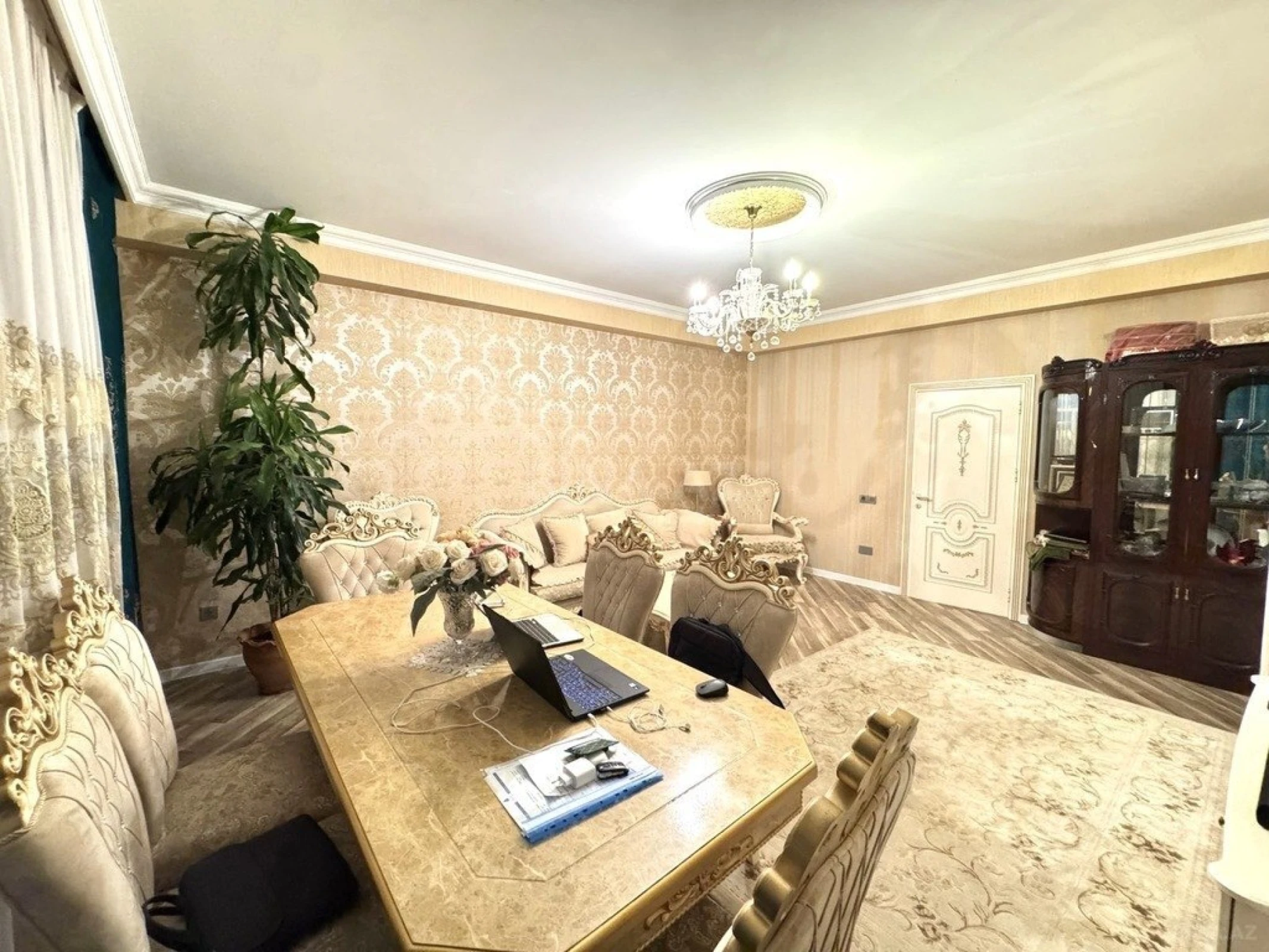 Satılır 3 otaqlı mənzil 115 m²