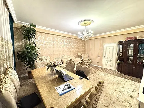 Satılır 3 otaqlı mənzil 115 m²