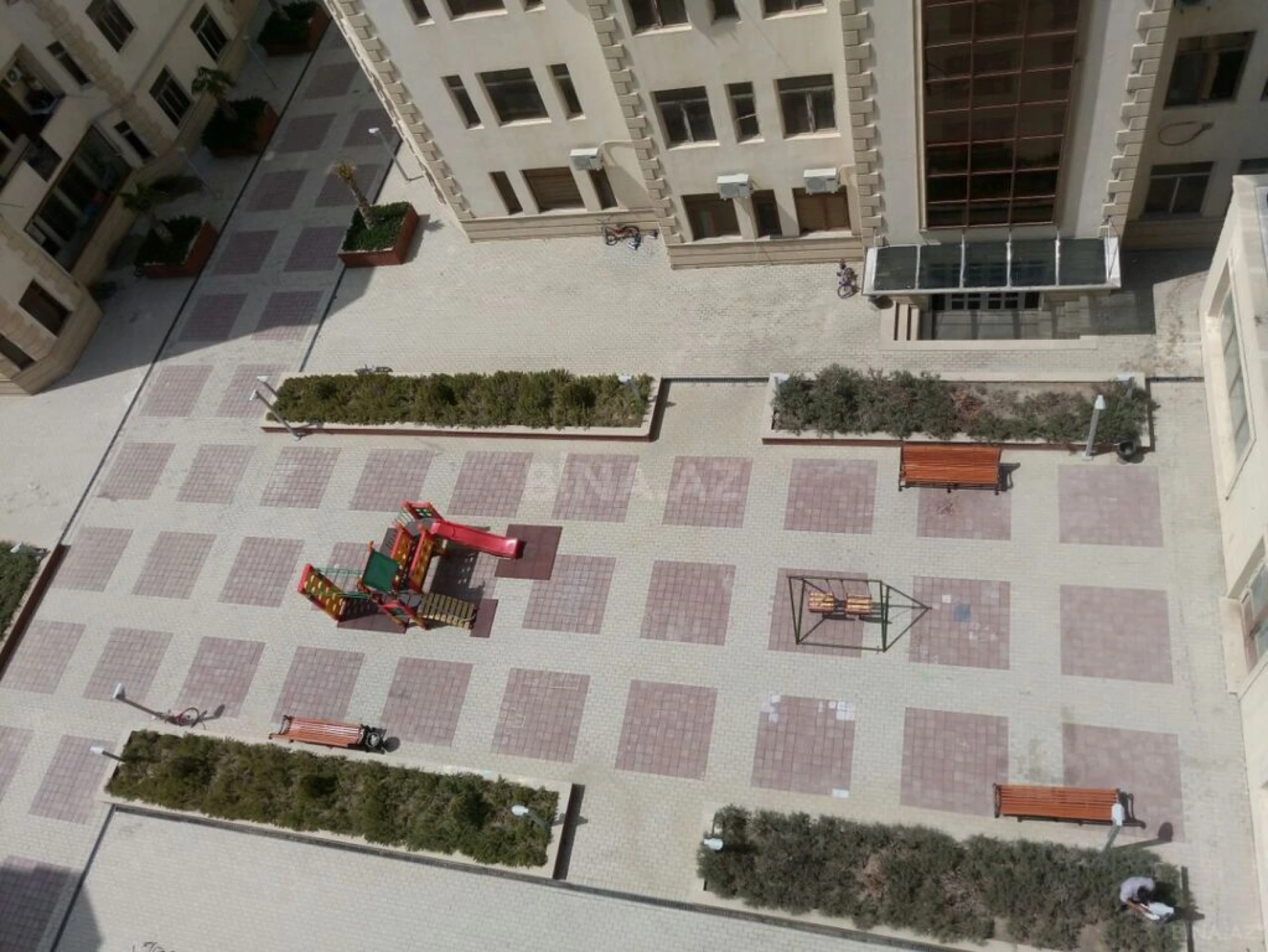 Satılır 4 otaqlı mənzil 148.5 m²