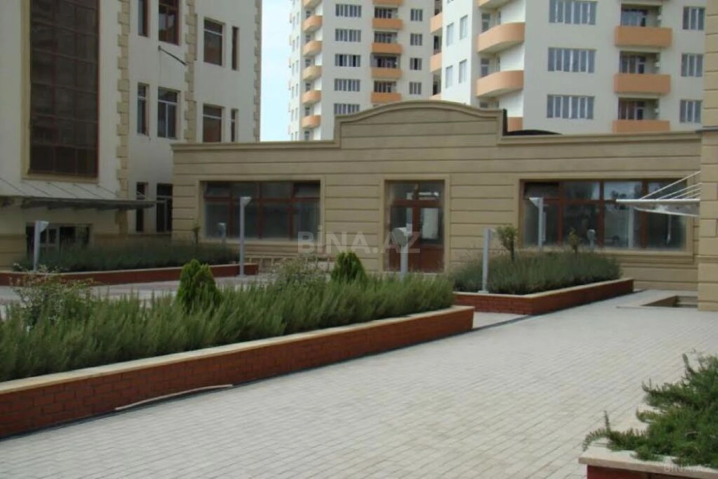 Satılır 4 otaqlı mənzil 148.5 m²