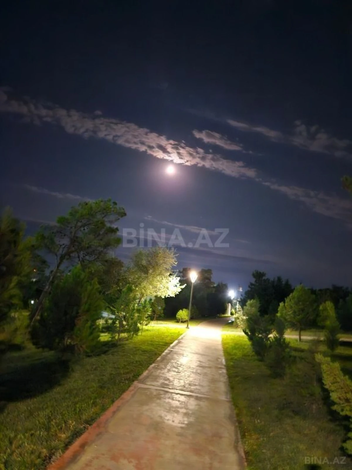 Satılır 4 otaqlı mənzil 148.5 m²