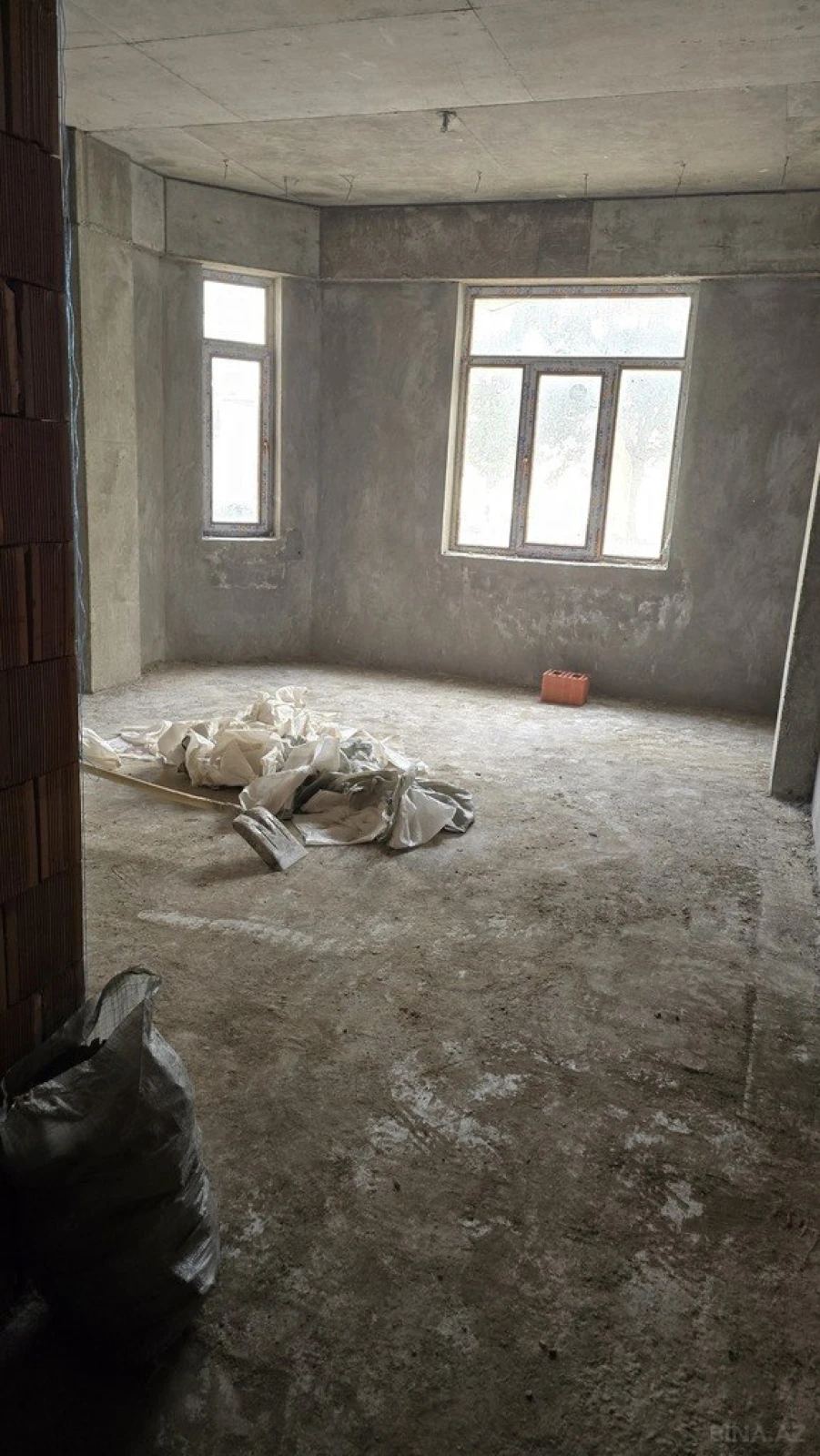 Satılır 4 otaqlı mənzil 148.5 m²