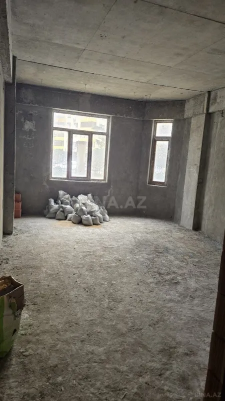 Satılır 4 otaqlı mənzil 148.5 m²