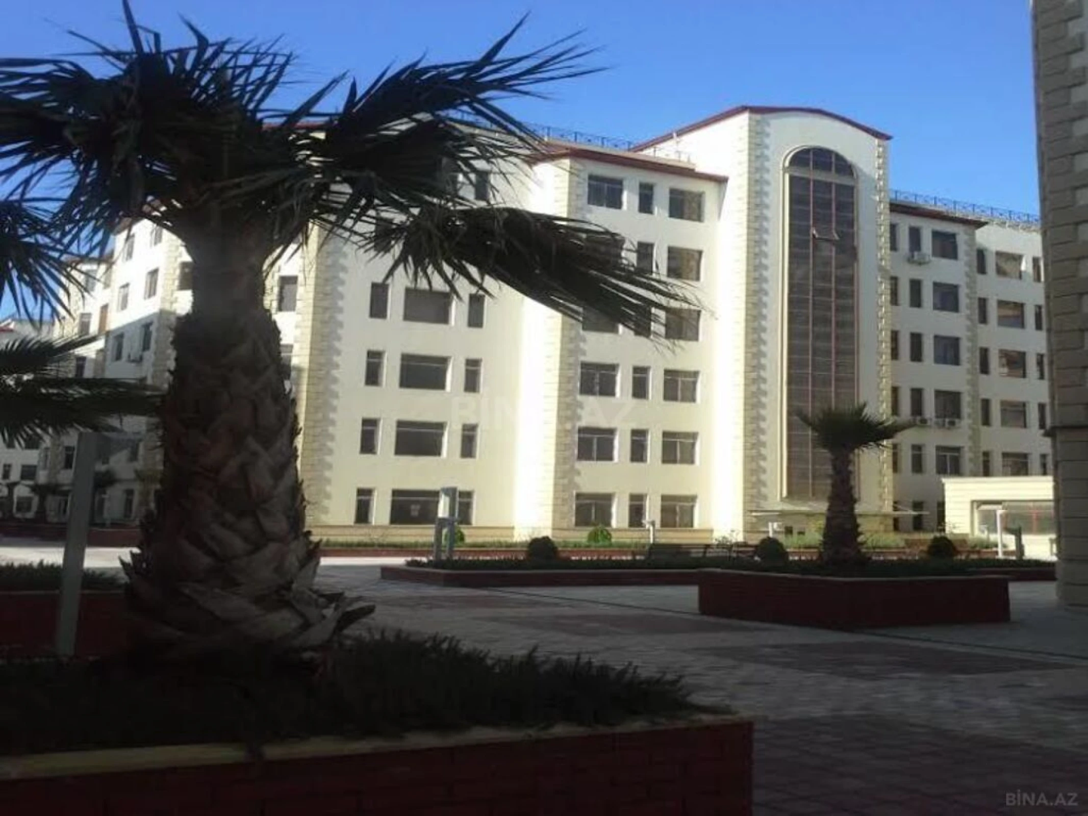 Satılır 4 otaqlı mənzil 148.5 m²