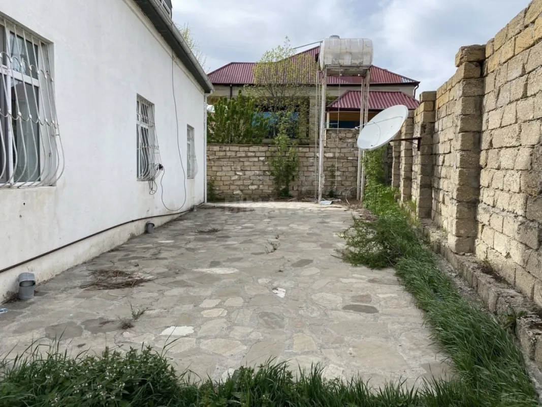 Satılır 4 otaqlı həyət evi 280 m²