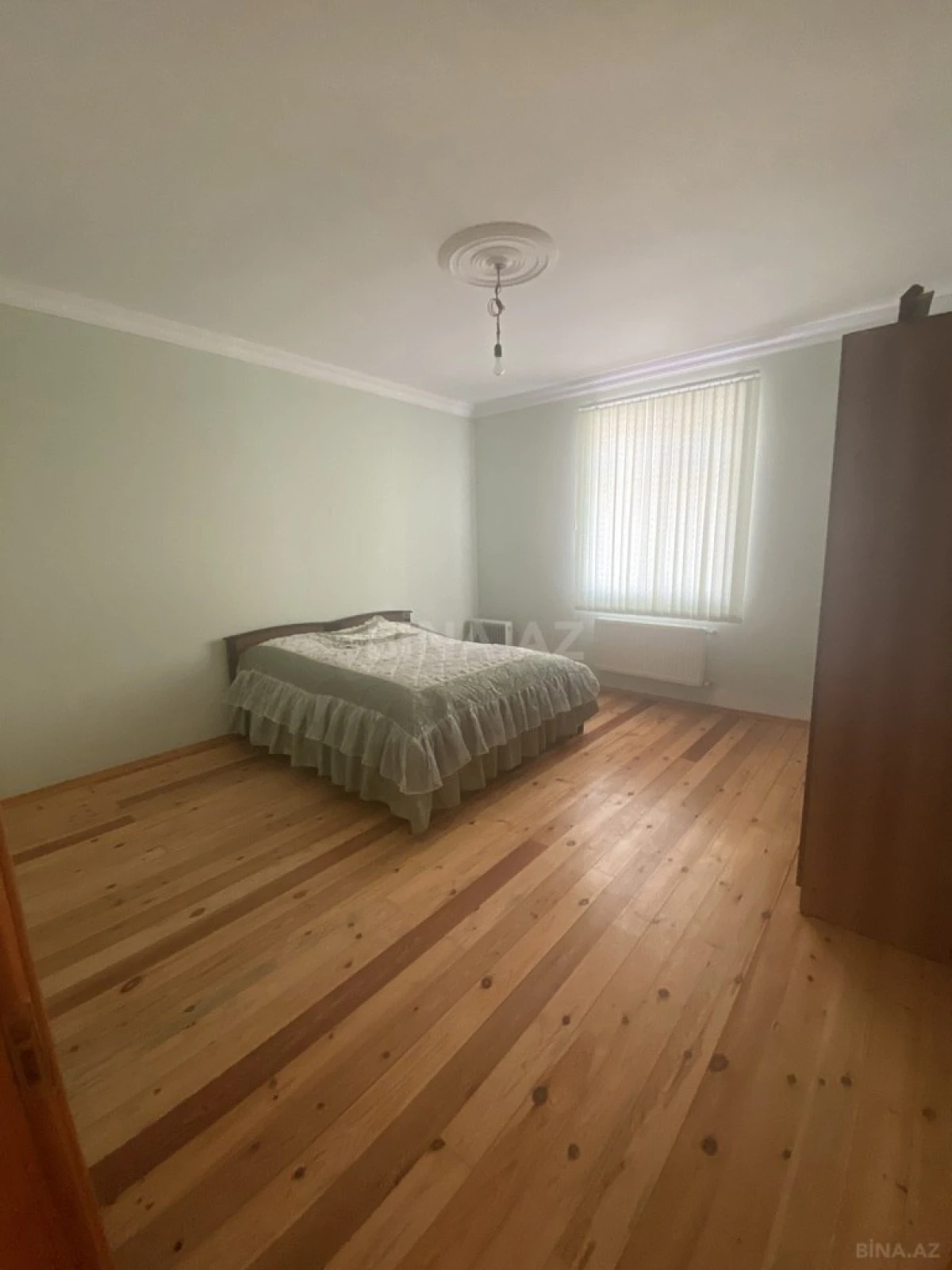 Satılır 4 otaqlı həyət evi 280 m²