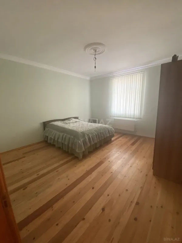 Satılır 4 otaqlı həyət evi 280 m²