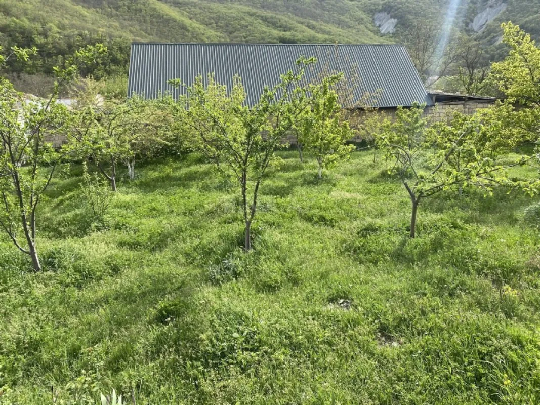 Satılır 4 otaqlı həyət evi 280 m²