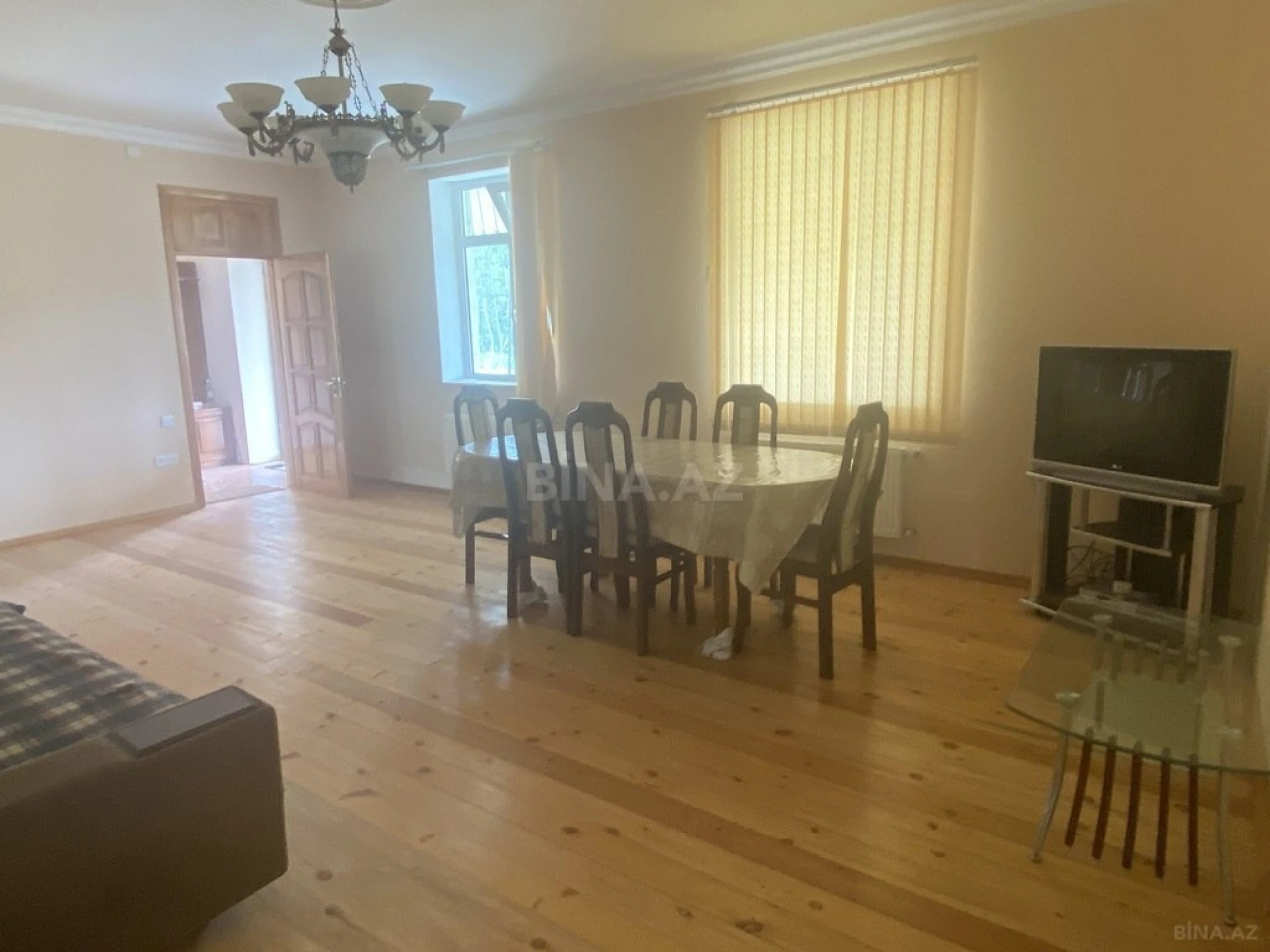 Satılır 4 otaqlı həyət evi 280 m²