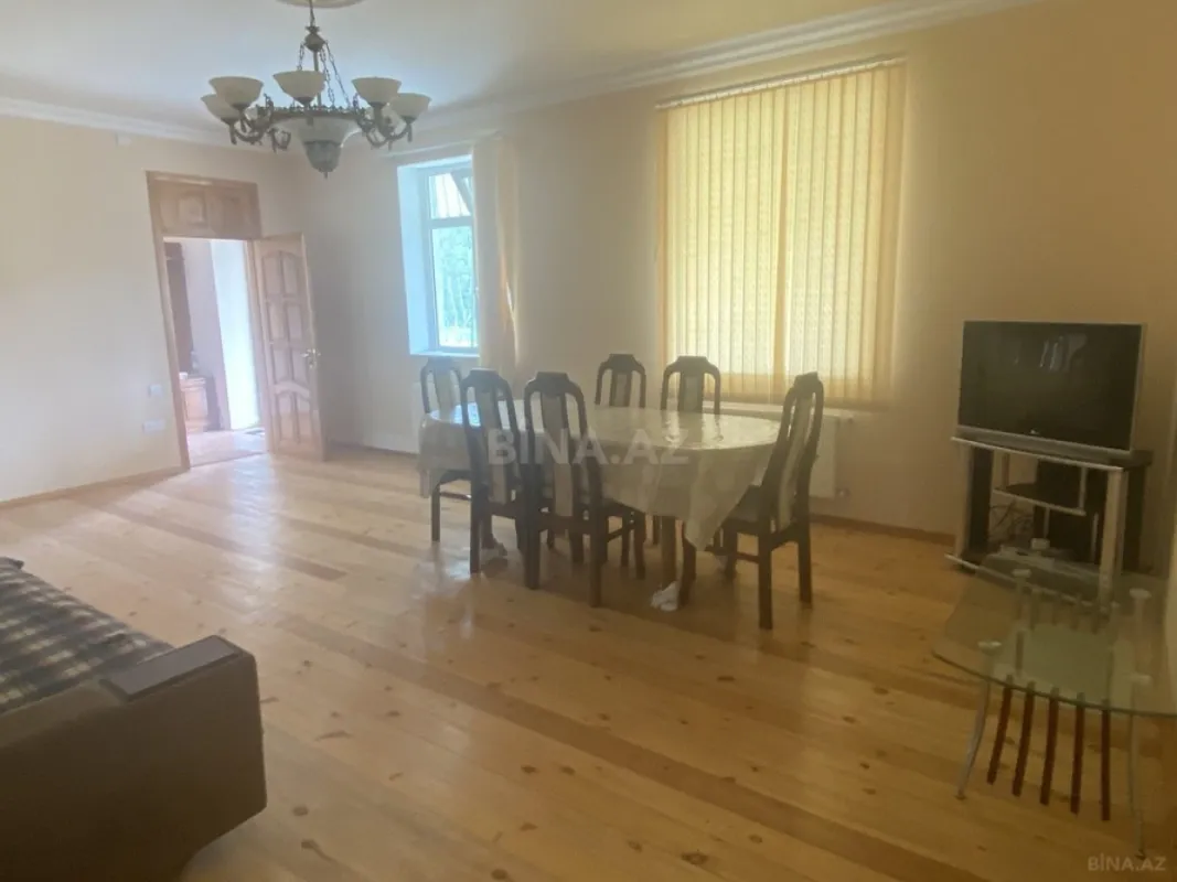 Satılır 4 otaqlı həyət evi 280 m²