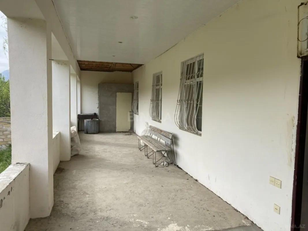 Satılır 4 otaqlı həyət evi 280 m²