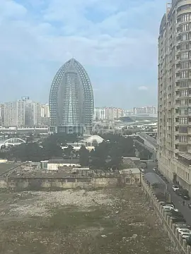 Satılır 4 otaqlı mənzil 171 m²