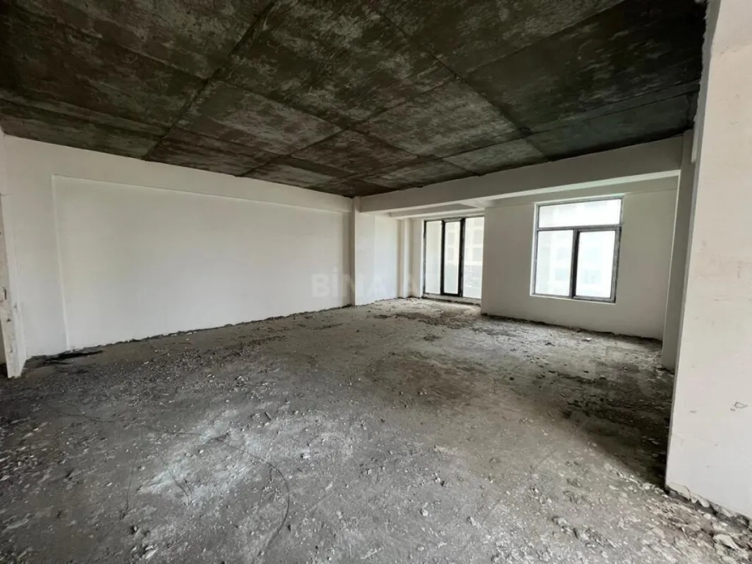 Satılır 4 otaqlı mənzil 171 m²