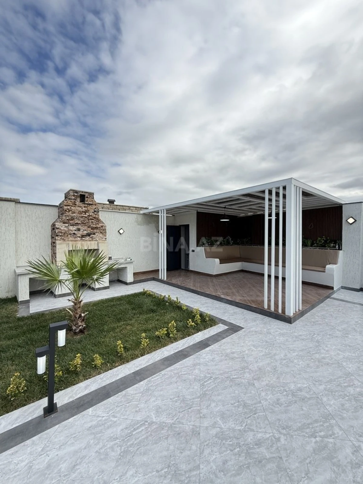 Satılır 4 otaqlı həyət evi 165 m²