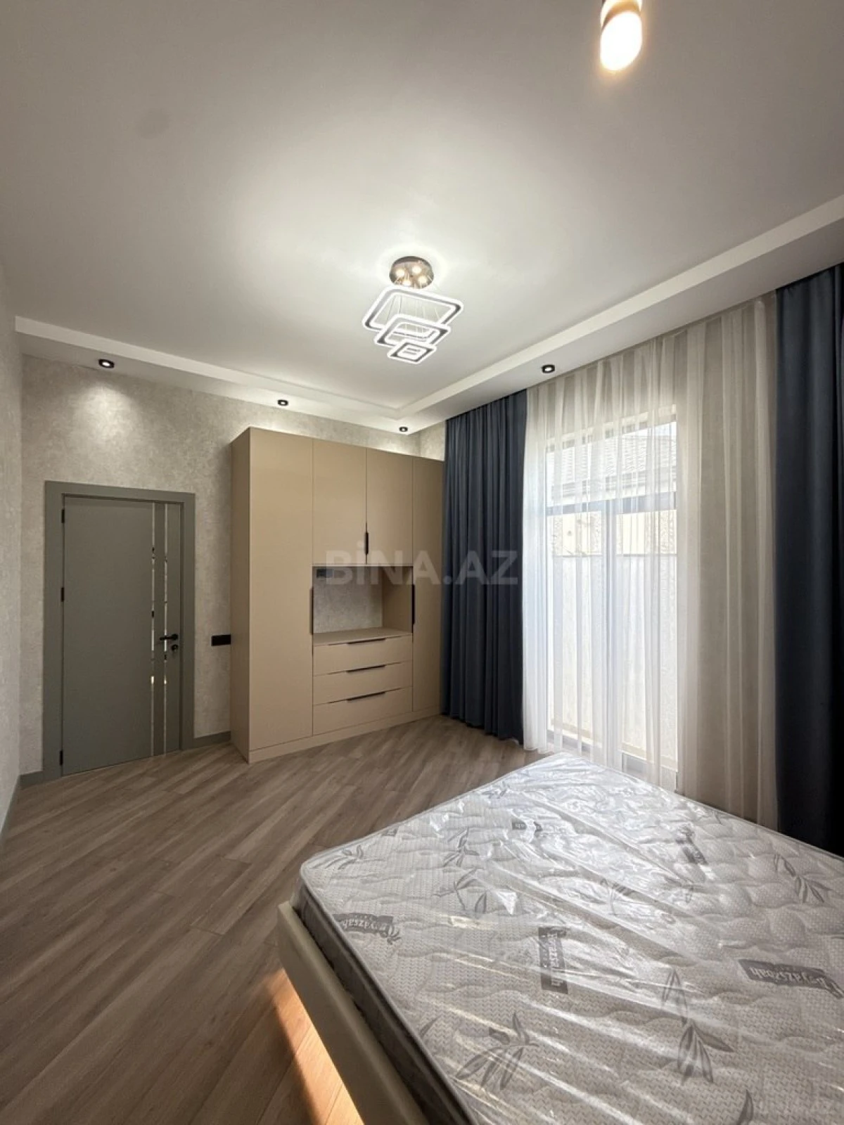 Satılır 4 otaqlı həyət evi 165 m²