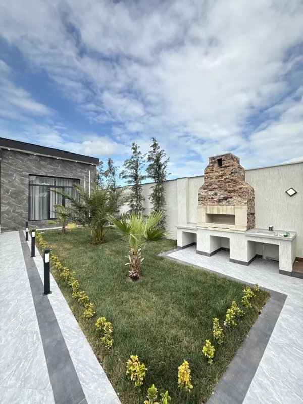 Satılır 4 otaqlı həyət evi 165 m²