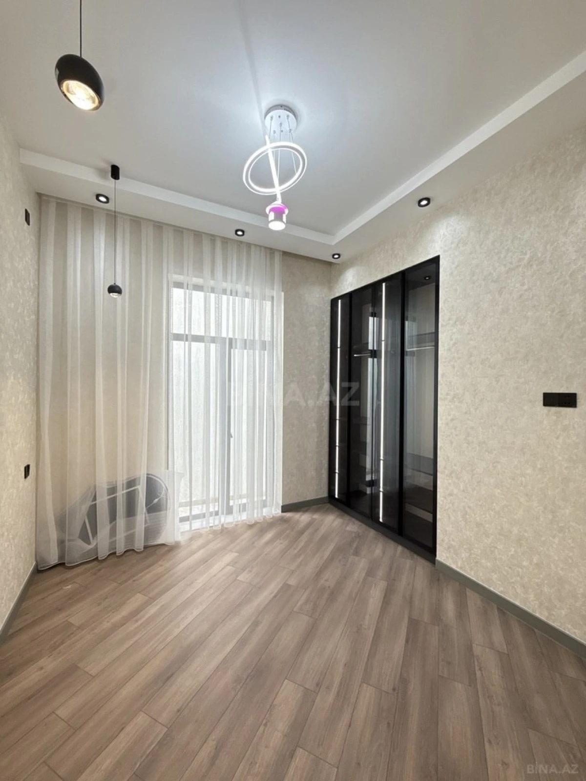 Satılır 4 otaqlı həyət evi 165 m²