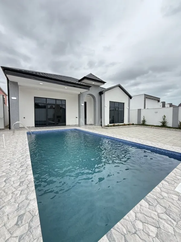 Satılır 4 otaqlı həyət evi 135 m²