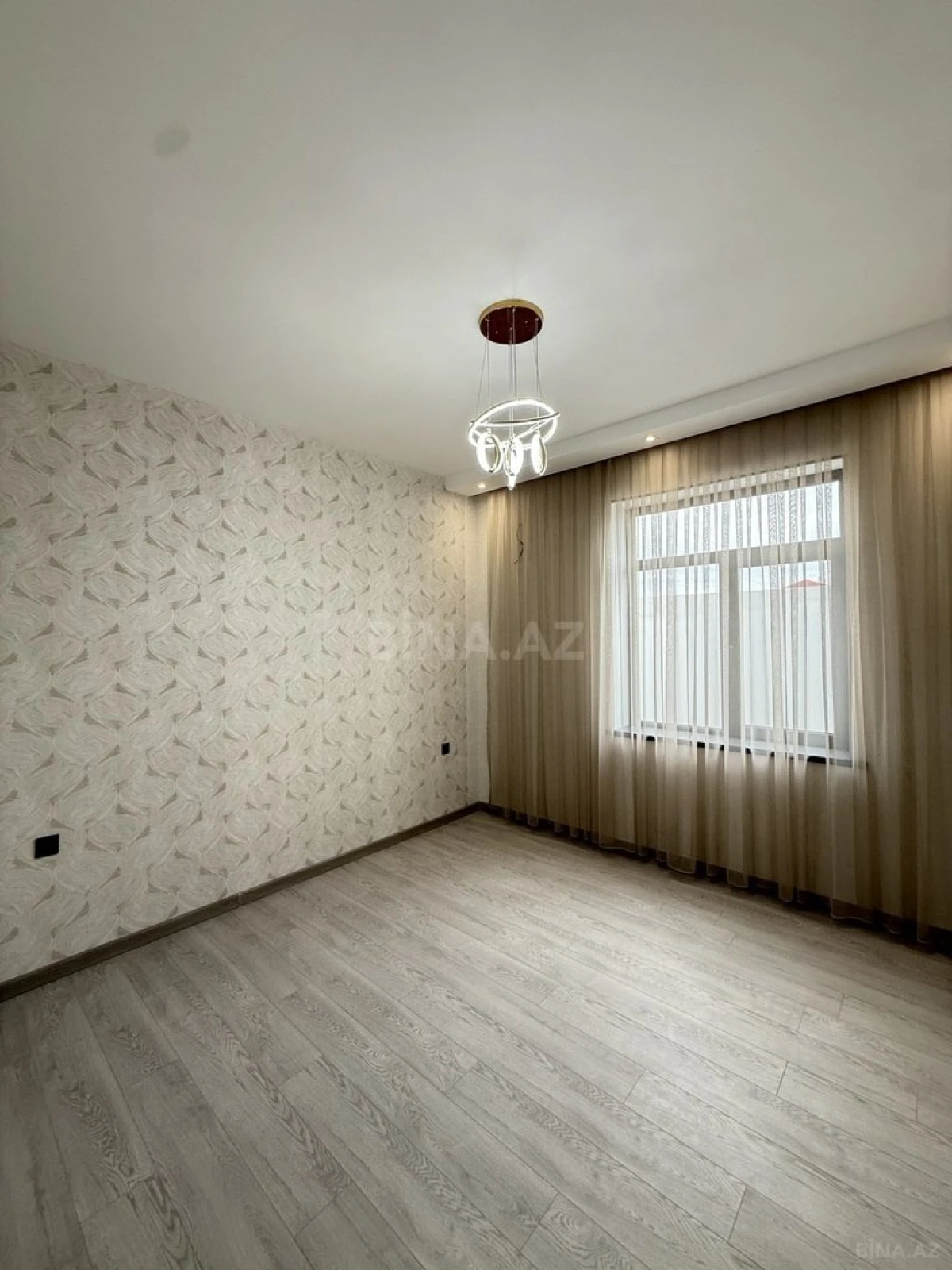 Satılır 4 otaqlı həyət evi 135 m²