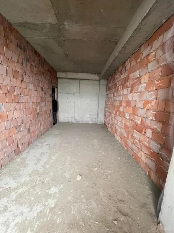 Satılır 1 otaqlı mənzil 47 m²