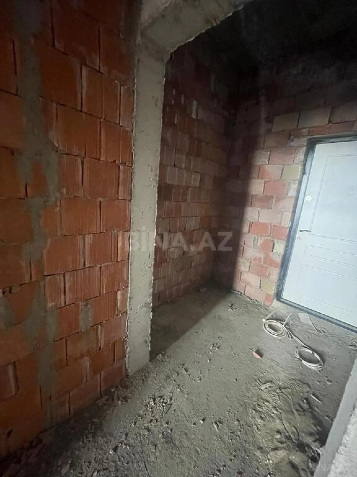 Satılır 1 otaqlı mənzil 47 m²