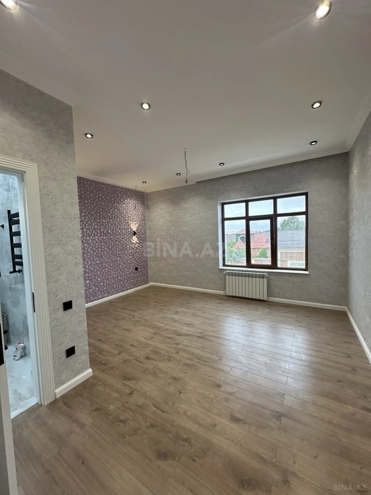 Satılır 5 otaqlı həyət evi 250 m²