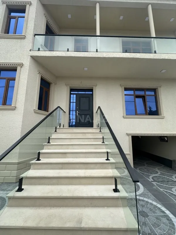 Satılır 5 otaqlı həyət evi 250 m²