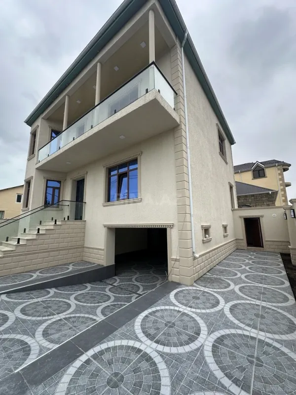 Satılır 5 otaqlı həyət evi 250 m²