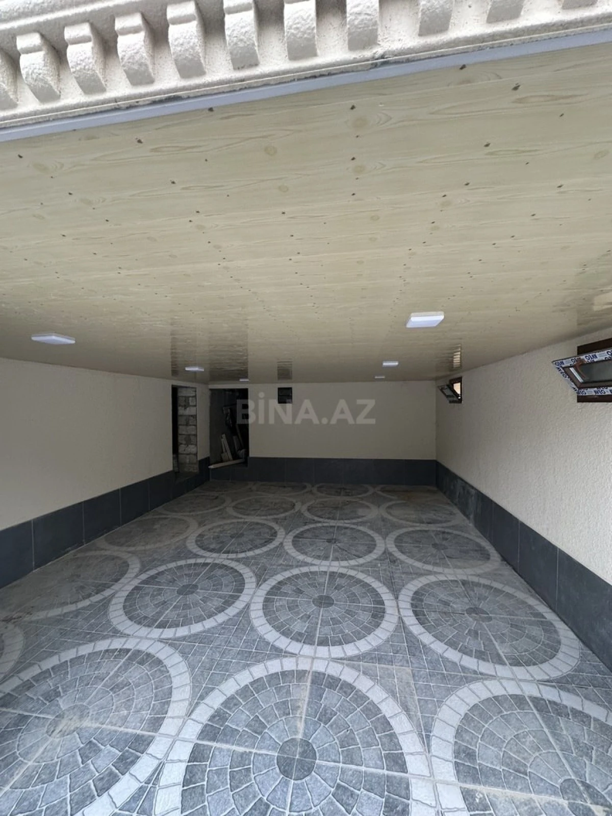 Satılır 5 otaqlı həyət evi 250 m²