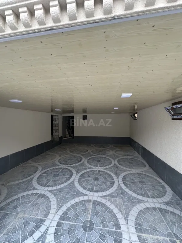 Satılır 5 otaqlı həyət evi 250 m²
