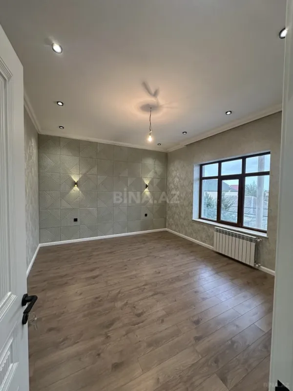Satılır 5 otaqlı həyət evi 250 m²