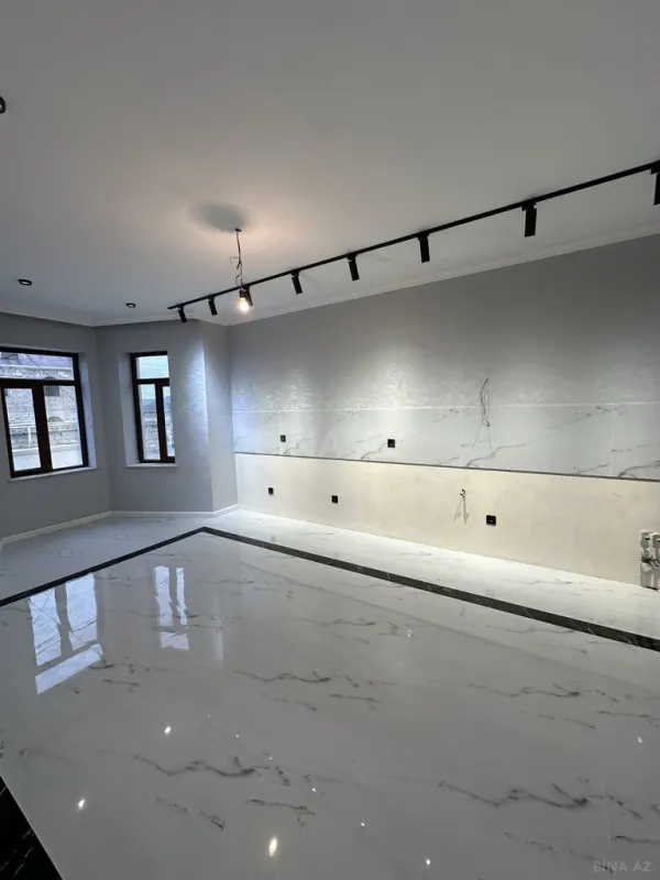Satılır 5 otaqlı həyət evi 250 m²