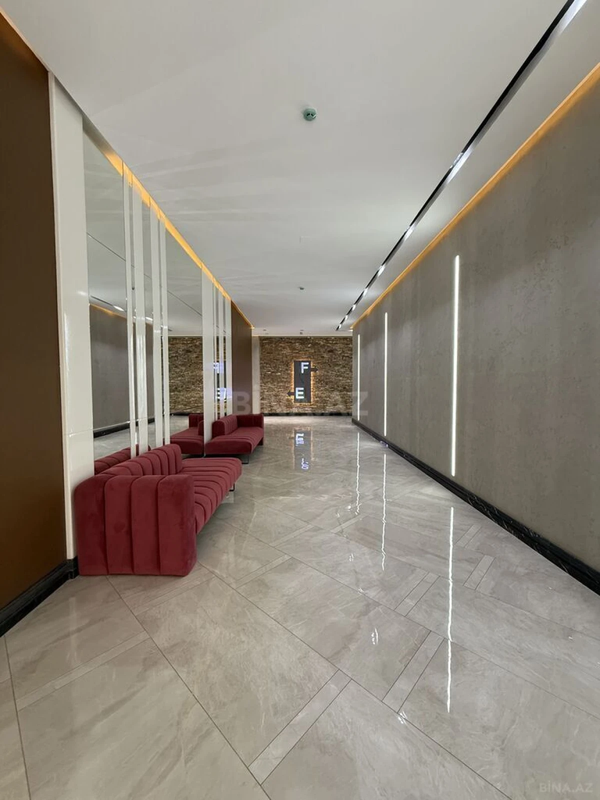 Satılır 4 otaqlı mənzil 210.5 m²