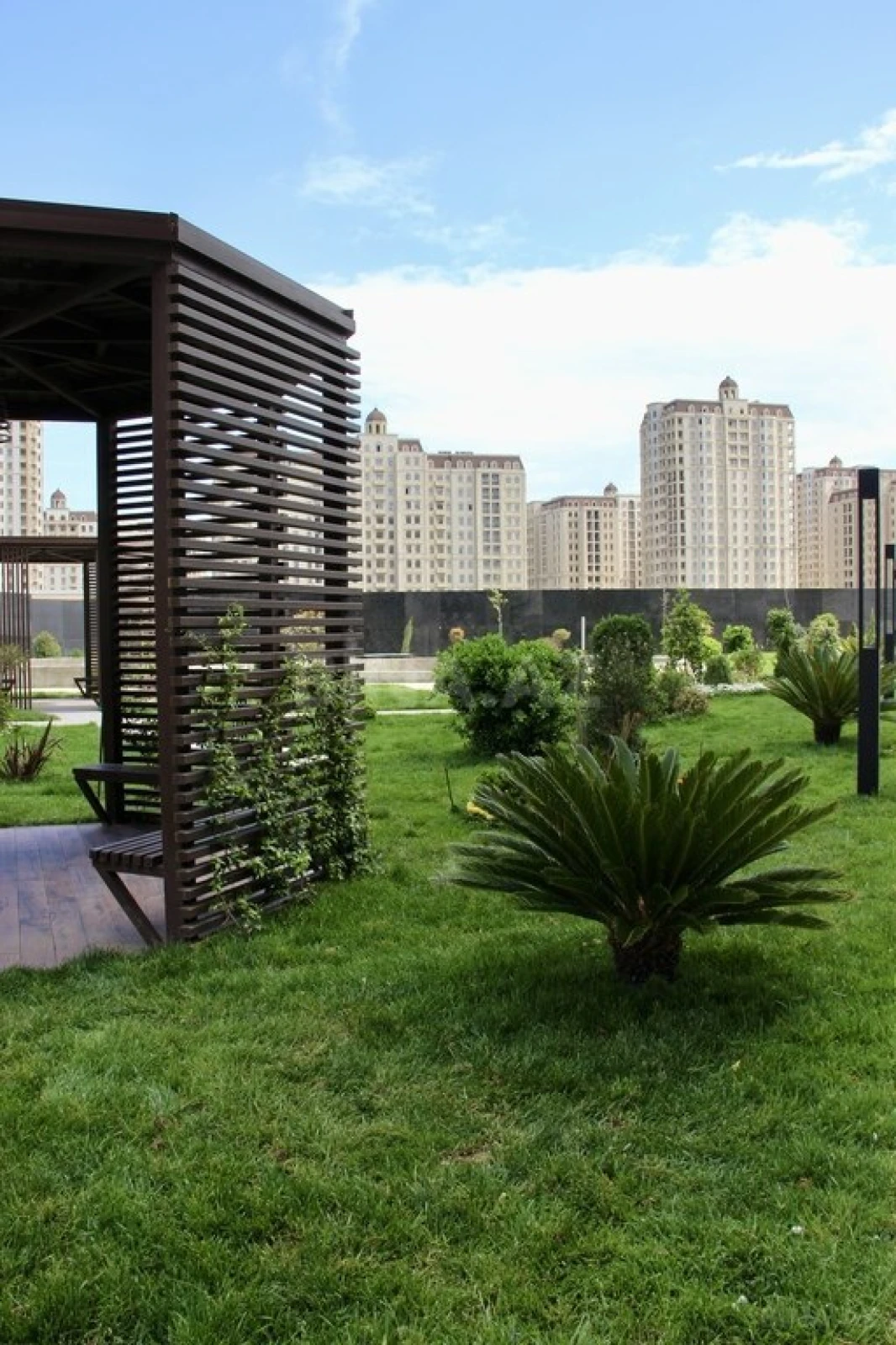 Satılır 4 otaqlı mənzil 210.5 m²