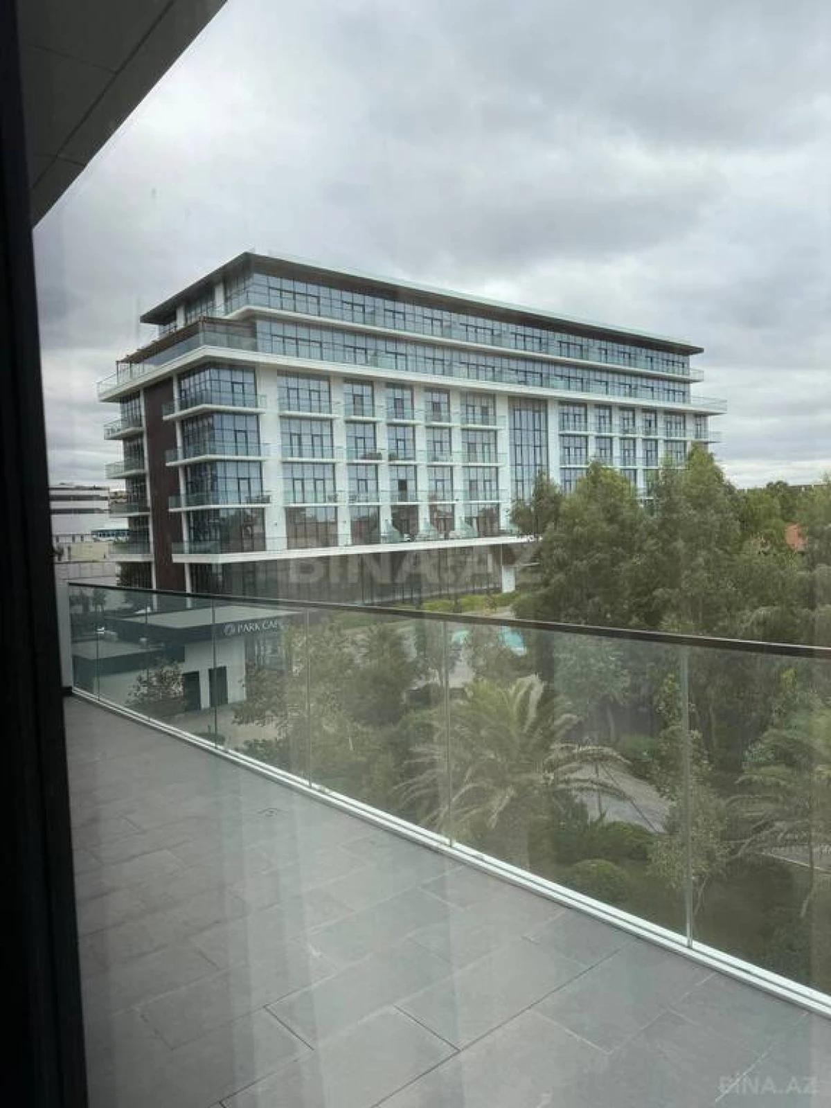 Satılır 2 otaqlı mənzil 198 m²