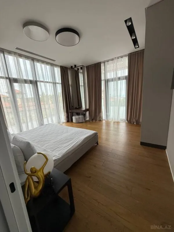 Satılır 2 otaqlı mənzil 198 m²