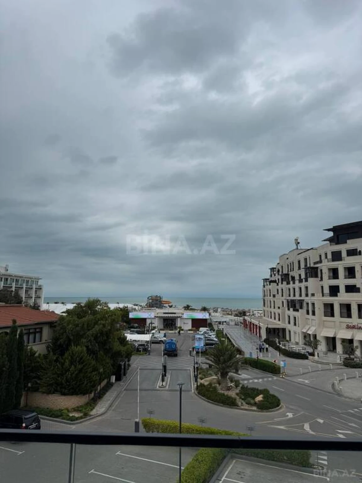 Satılır 2 otaqlı mənzil 198 m²