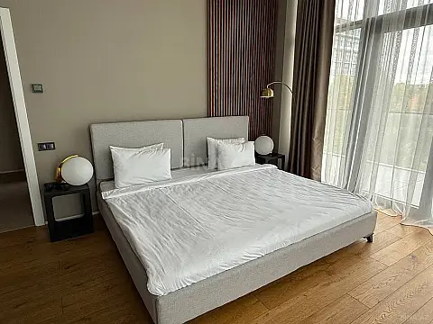 Satılır 2 otaqlı mənzil 198 m²