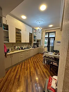 Satılır 3 otaqlı mənzil 125 m²