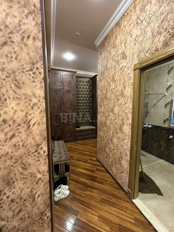 Satılır 3 otaqlı mənzil 125 m²