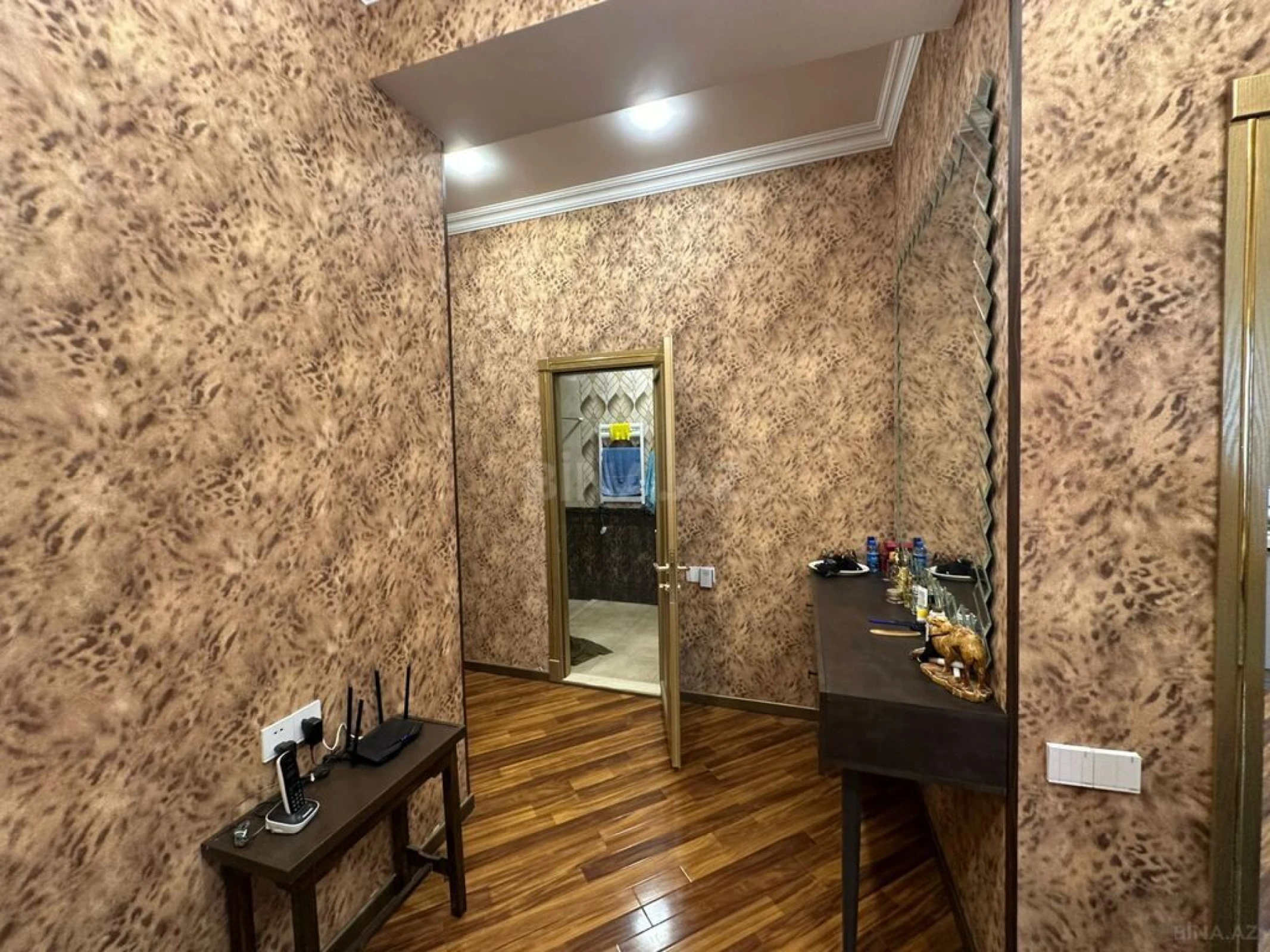 Satılır 3 otaqlı mənzil 125 m²