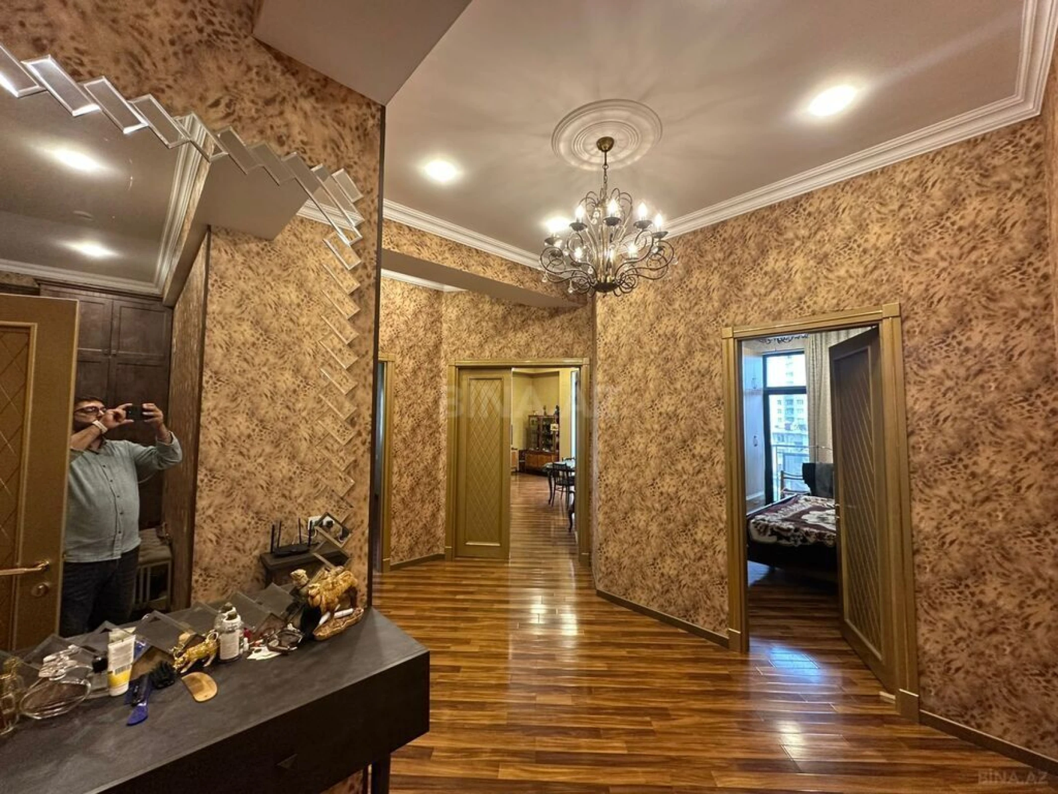 Satılır 3 otaqlı mənzil 125 m²