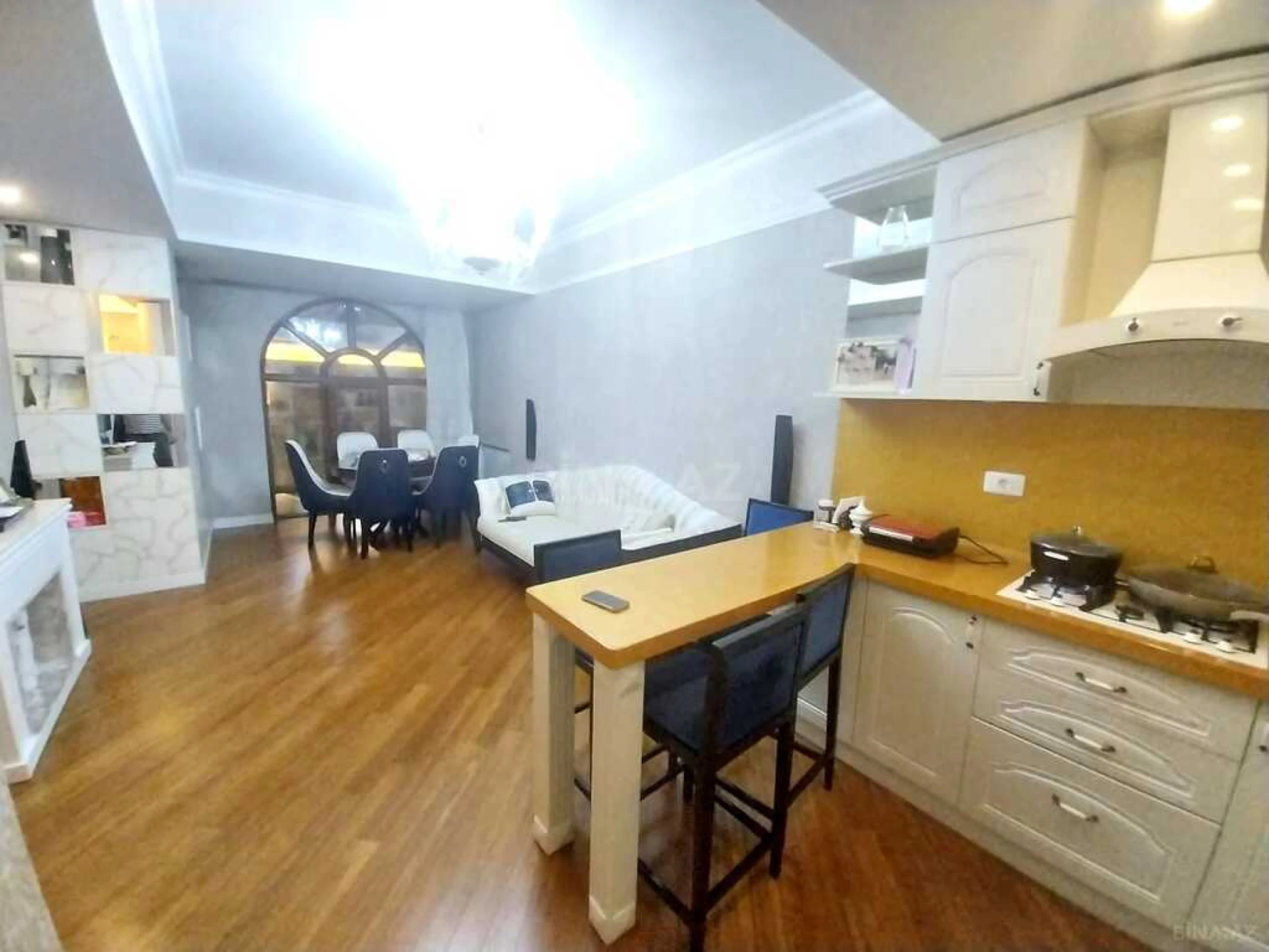 Satılır 4 otaqlı mənzil 100 m²