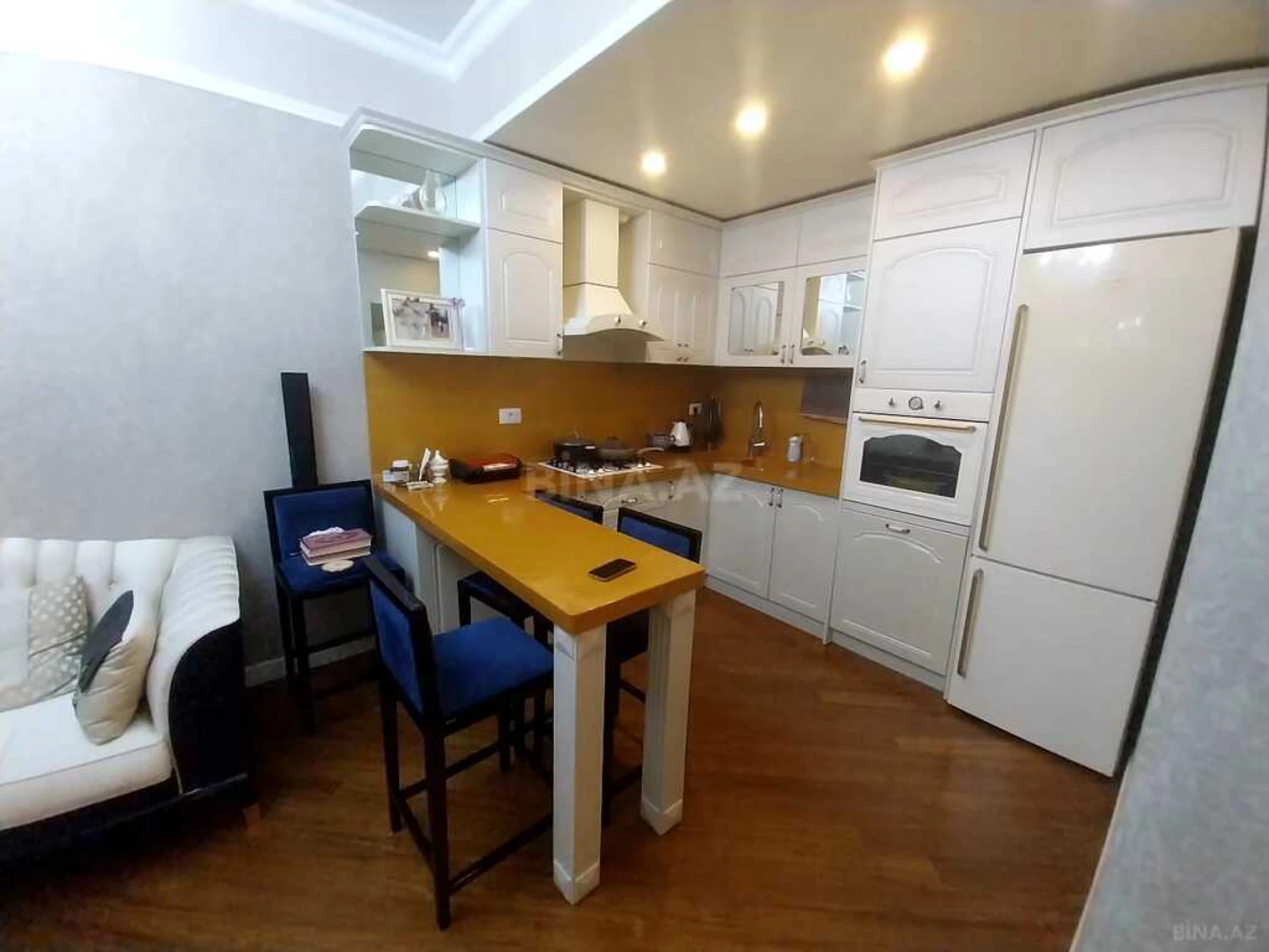 Satılır 4 otaqlı mənzil 100 m²