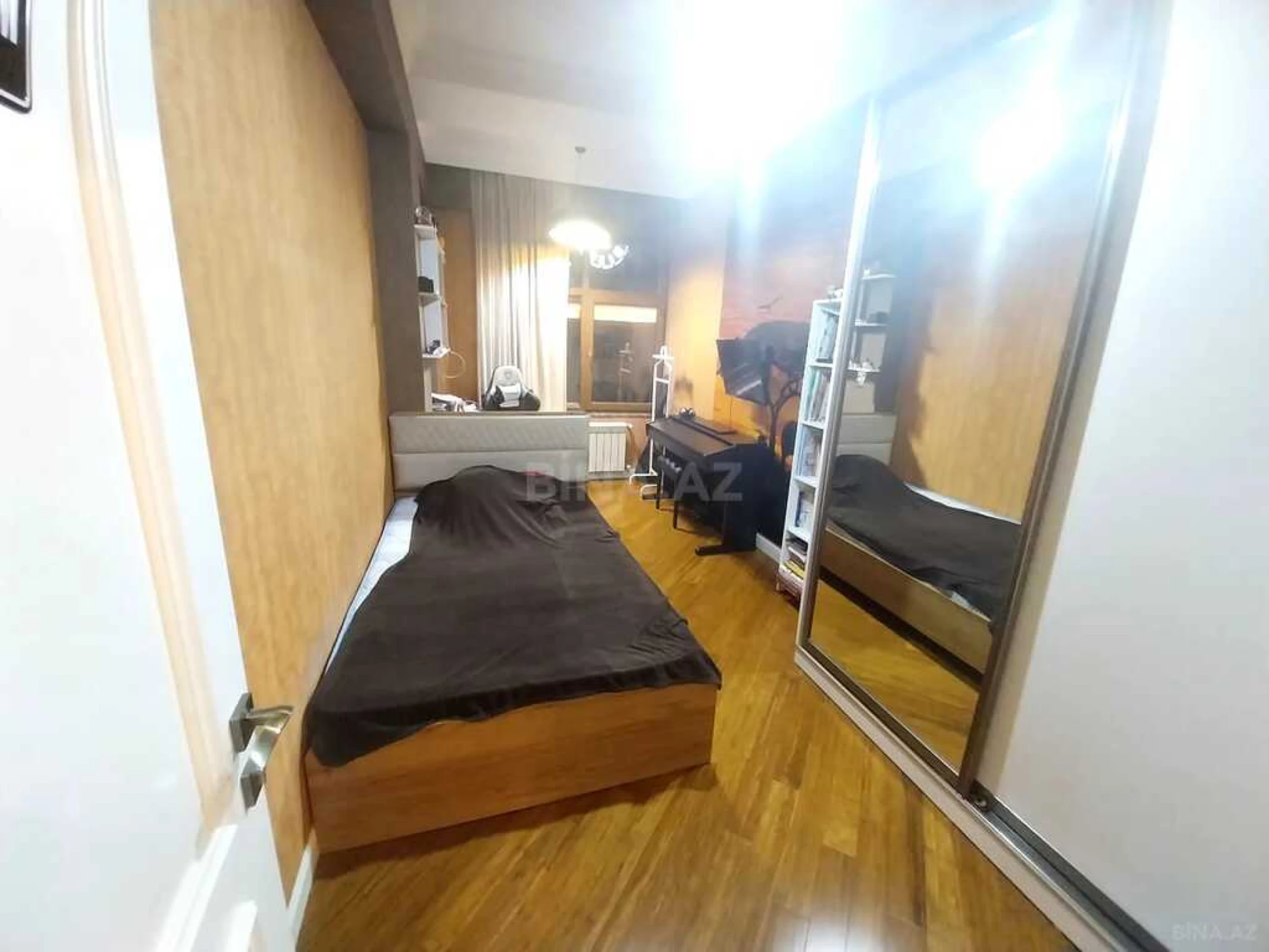 Satılır 4 otaqlı mənzil 100 m²