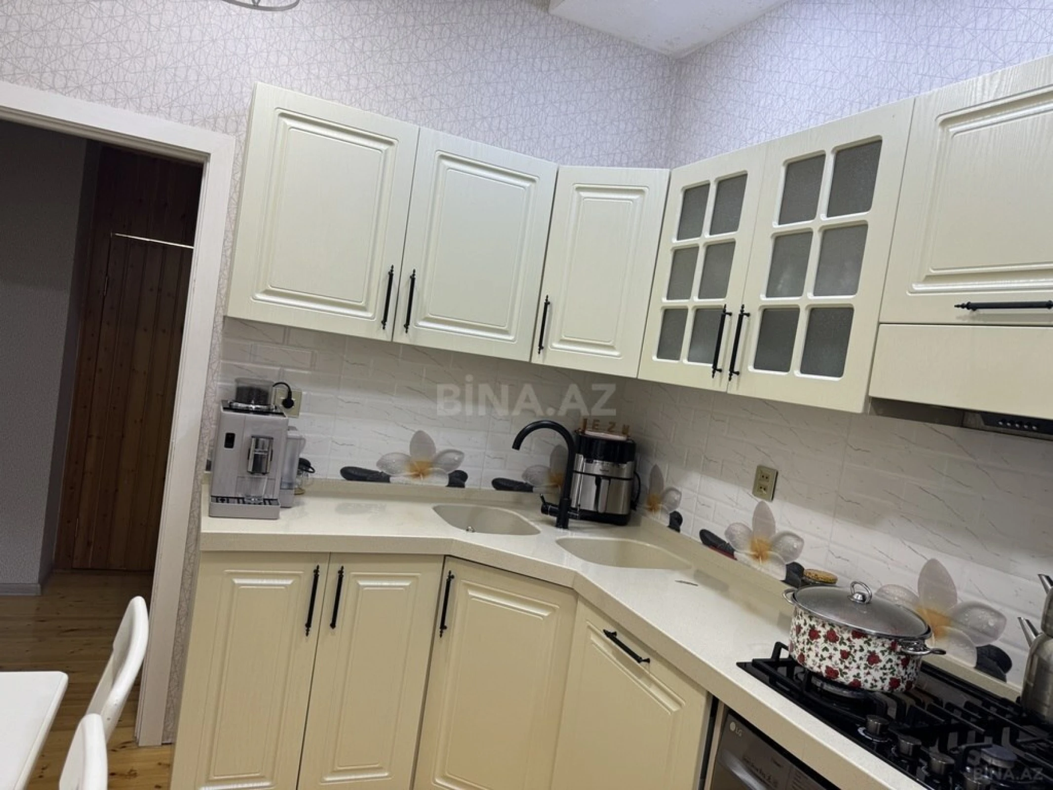 Satılır 4 otaqlı həyət evi 100 m²